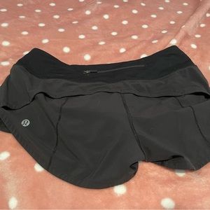 Black, size 4, Lululemon speed up running shorts